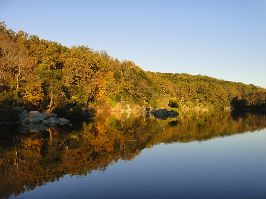 Hiking the Billy Goat Trail along the Potomac